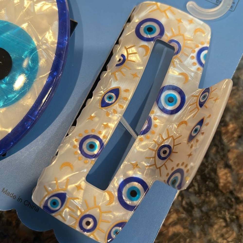 Sunday State hair claw clips, evil eye NEW! VIRAL! - Picture 3 of 4